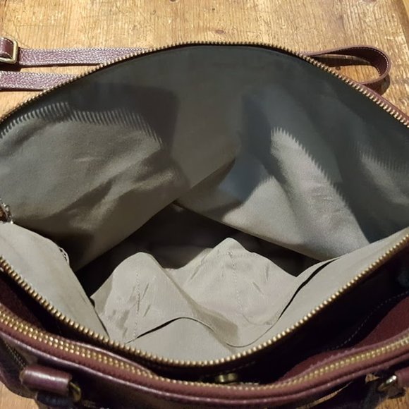 Roots Pebbled Leather Purse - Excellent Condition - Picture 4 of 5